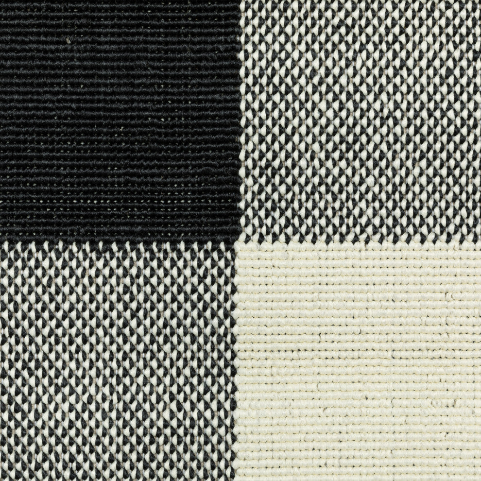 Martinique Gingham Check Black/ Ivory Indoor/Outdoor Area Rug, 7'10"x10'10"