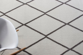 Westwood Diamond Rug - Ivory - 7' 10" X 9' 10"