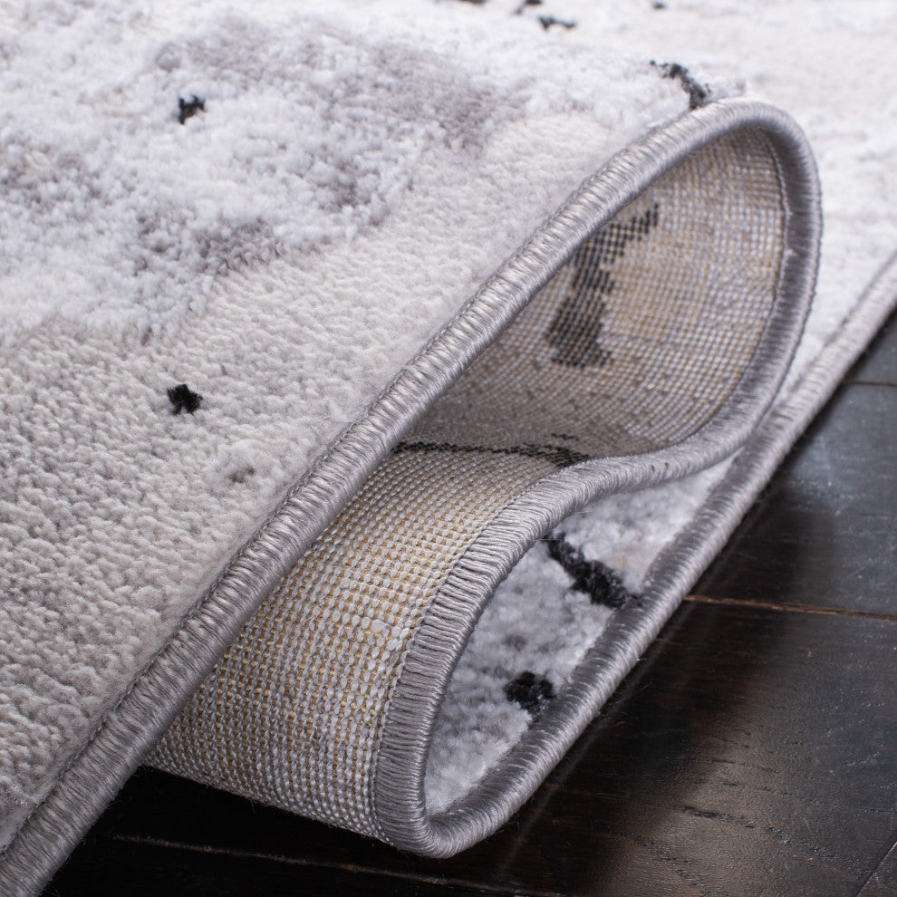 Safavieh Amelia Collection, ALA293 Rug, Grey/Black, 5'5"x7'7"
