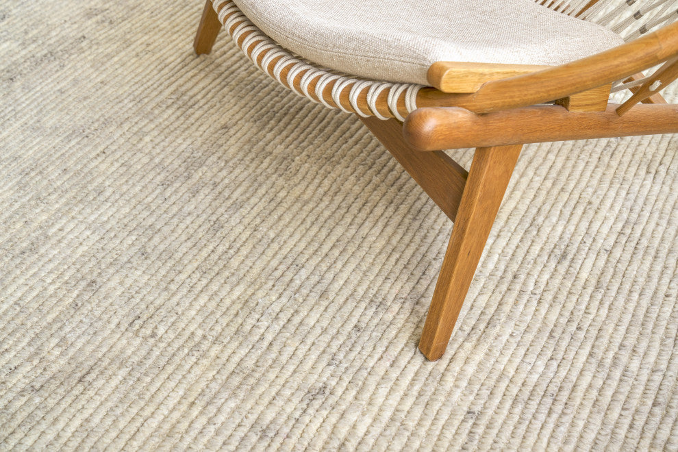Kaza Hand-Knotted Wool Light Silver/Ivory Area Rug, 9'x12'
