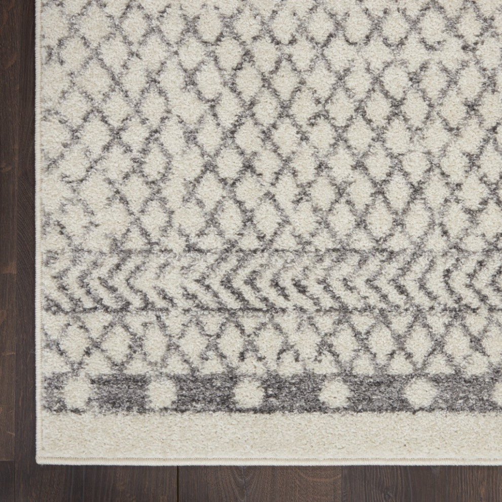 7" x 10" Ivory and Gray Geometric Area Rug