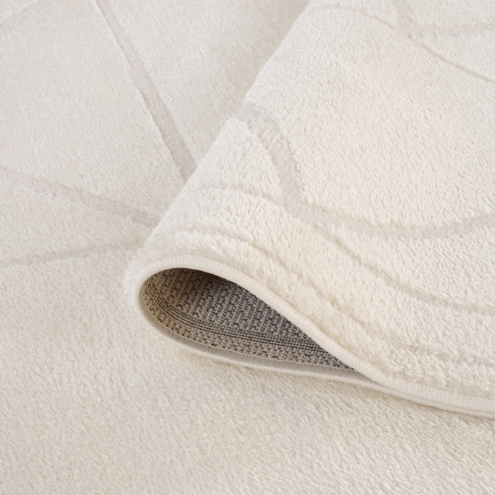 Monotone Moroccan Ivory Power-Loom Area Rug 5' x 7'6"