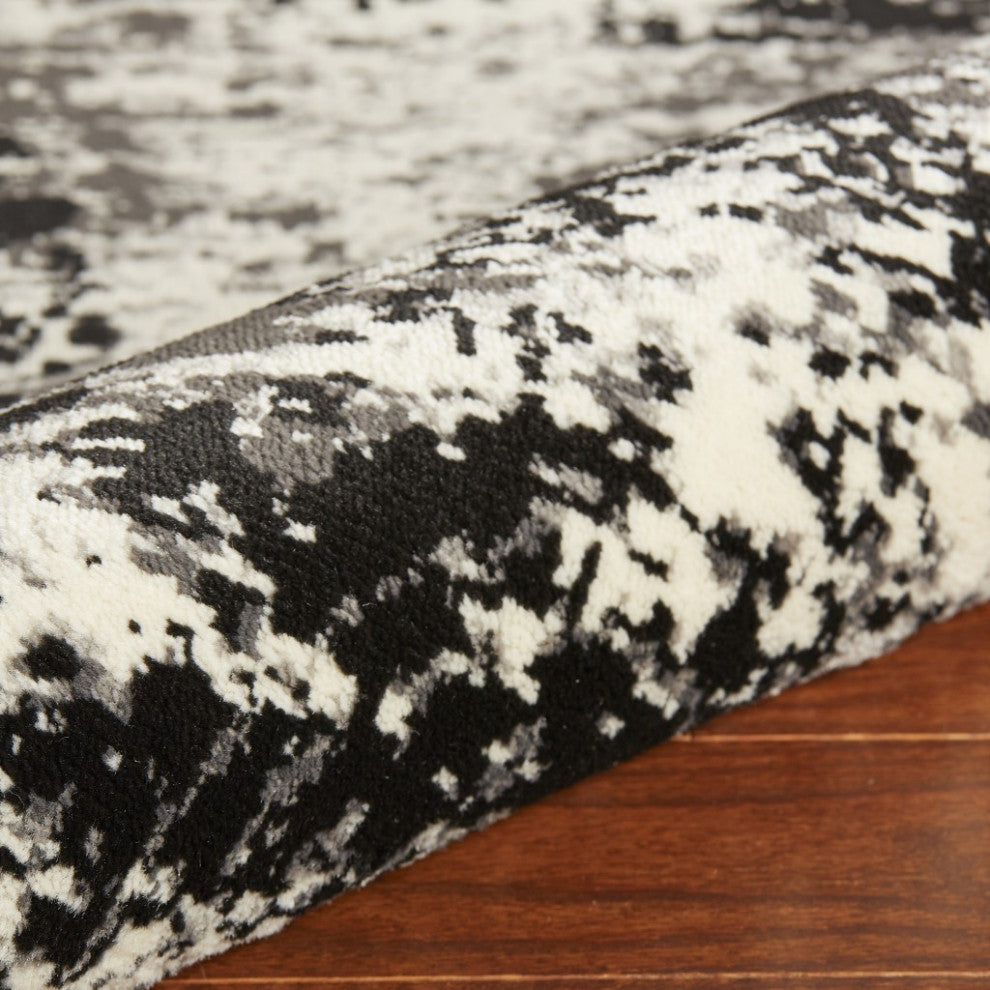 5" x 7" Black and White Abstract Area Rug