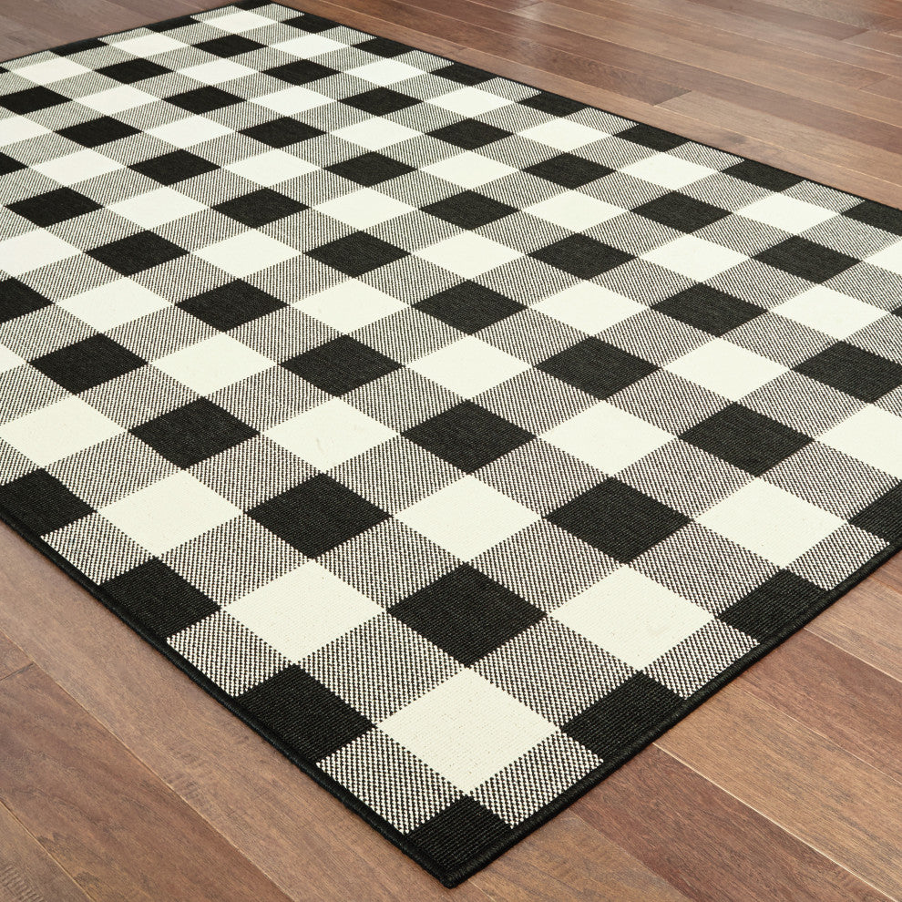 Martinique Gingham Check Black/ Ivory Indoor/Outdoor Area Rug, 7'10"x10'10"