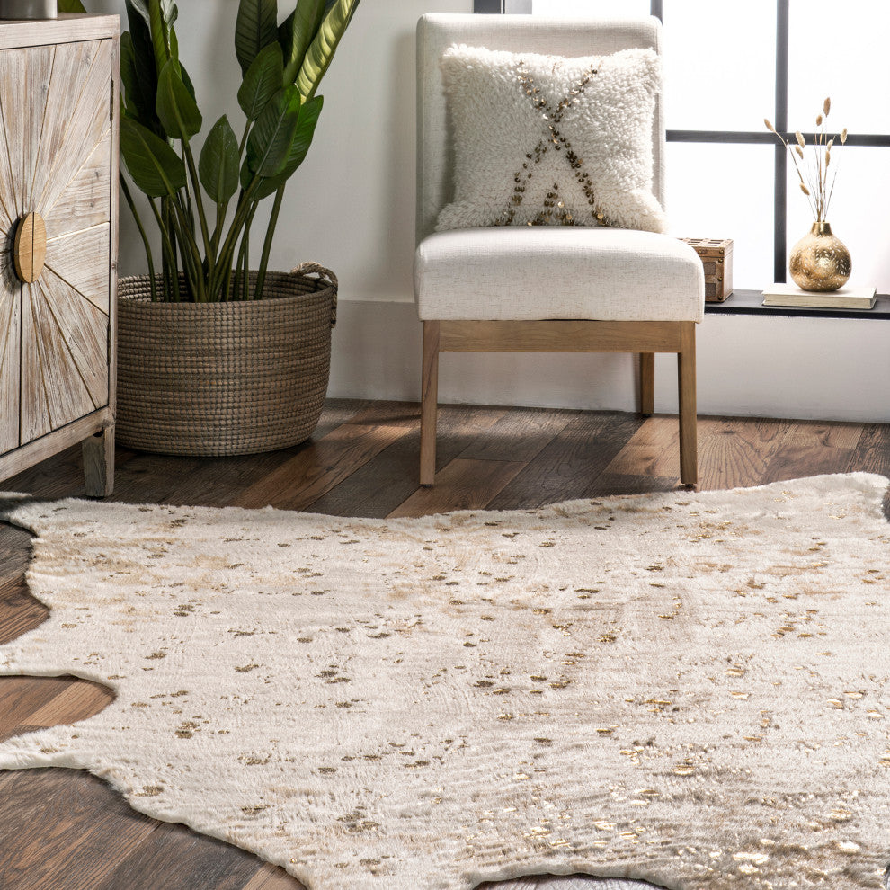 Nuloom Animal Print Macchiato Faux Cowhide Area Rug, Gold 5'x6'7"