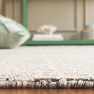 Safavieh Couture Ebony Collection EBN139 Rug, Natural/Grey, 6' Round