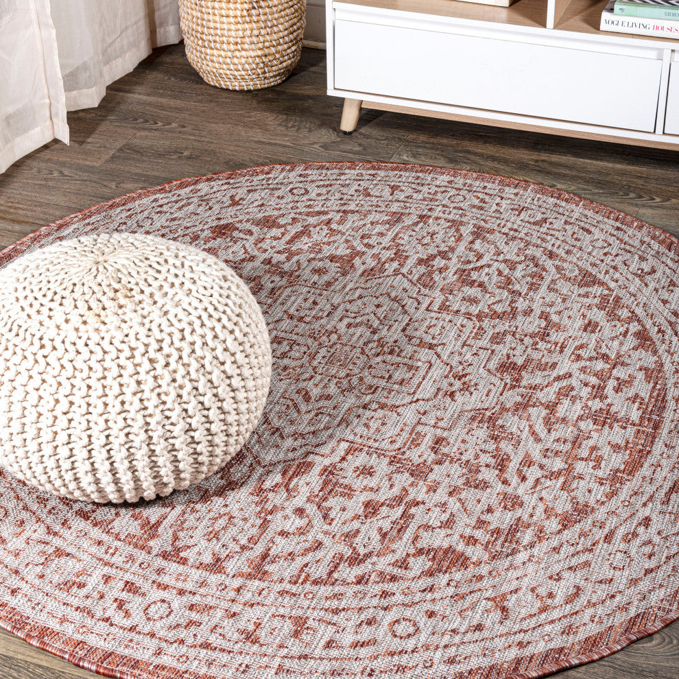 Sinjuri Medallion Textured Weave Indoor/Outdoor Area Rug