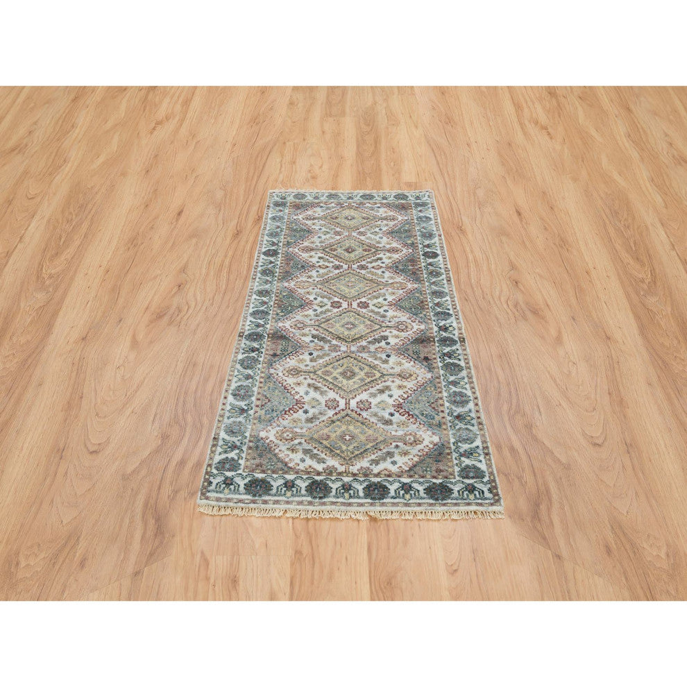 Ivory Shiraz Rosettes Border Hand Knotted Wool Runner Oriental Rug, 2'8"x6'