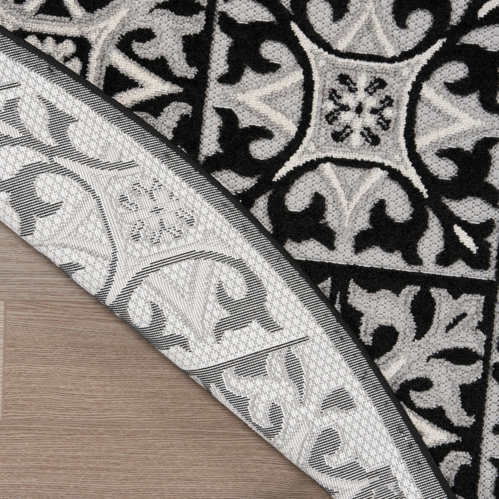 Nourison Aloha 7'10" Round Black White Contemporary Area Rug