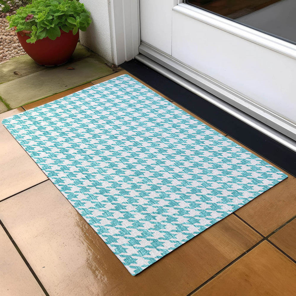 Indoor/Outdoor Hinton HN1 Aqua Machine Washable 1'8" x 2'6" Rug