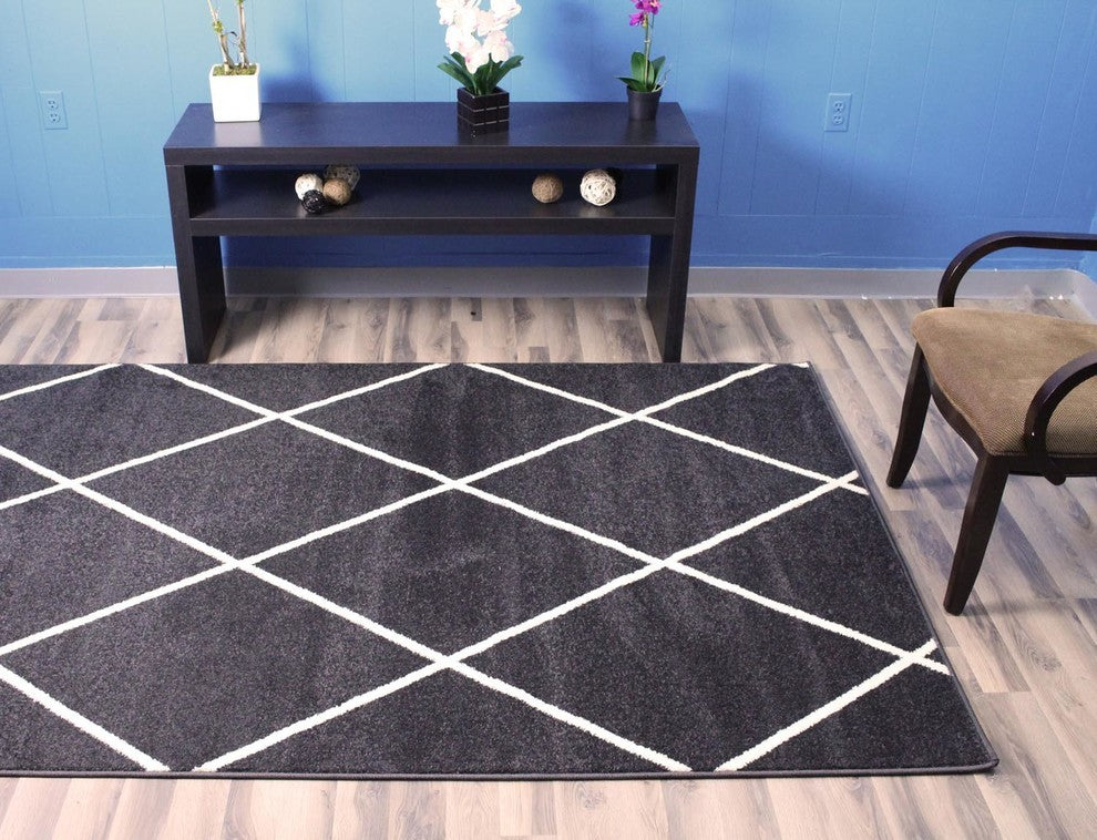 Westwood Diamond Rug - Dark Grey - 5' X 8'