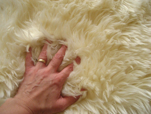 Classic Sheepskin Ivory Rectangle Faux Fur Rug, 28"x43"