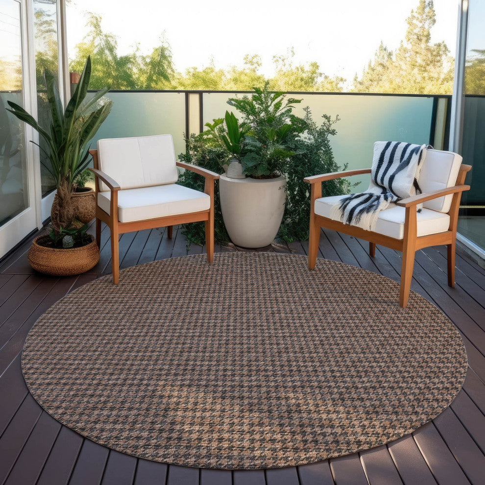 Indoor/Outdoor Hinton HN1 Chocolate Machine Washable 6' x 6' Rug