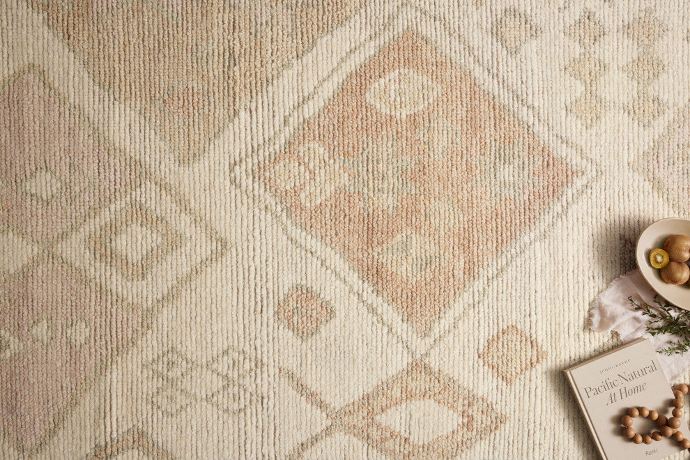 Loloi Anissa Ivory / Multi 2'-0" x 3'-0" Accent Rug