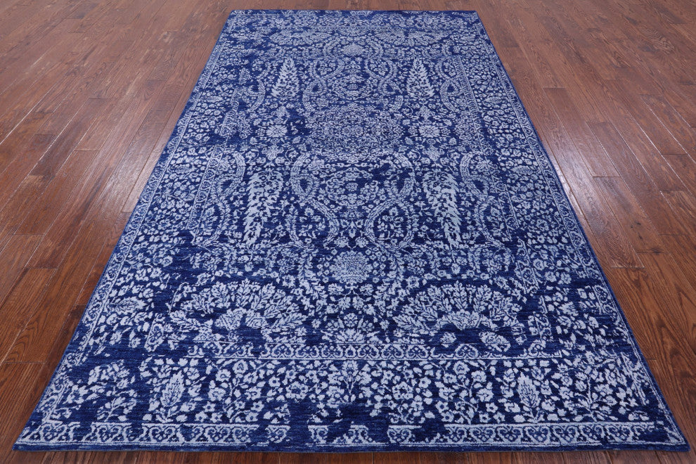 6' 0" X 9' 5" Wool & Silk Persian Hand Knotted Rug - Q15524
