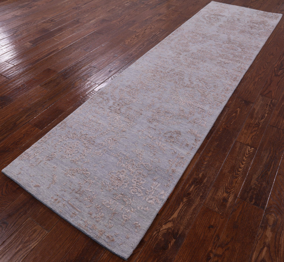 Runner Wool and Silk Persian Hand-Knotted Rug 2' 8" X 9' 11" Q6309