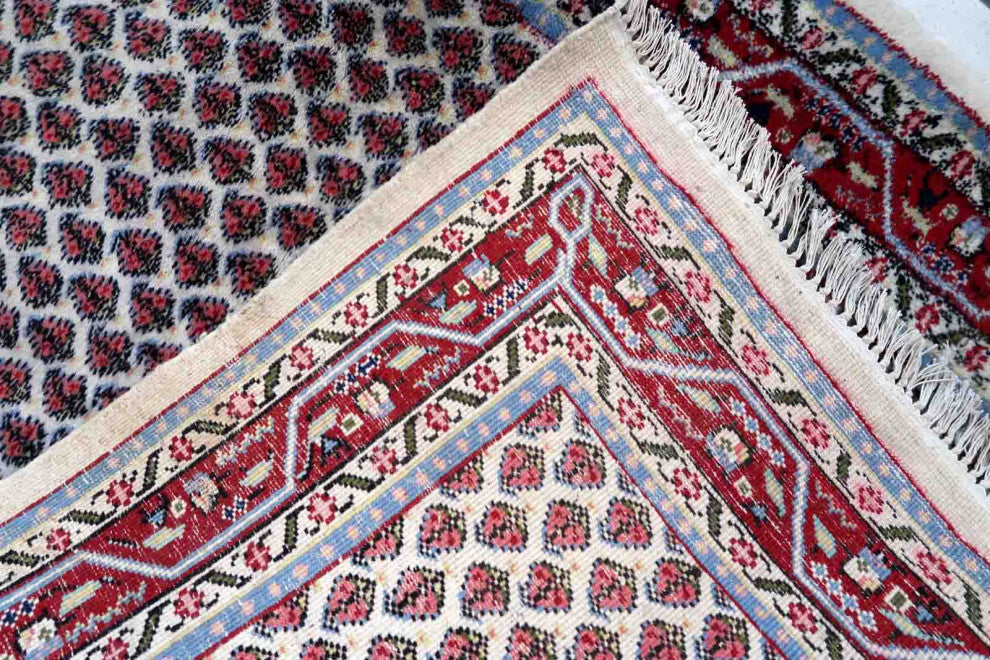 Handmade Vintage Indian Seraband Rug 3'x5.3', 94cmx162cm 1970s
