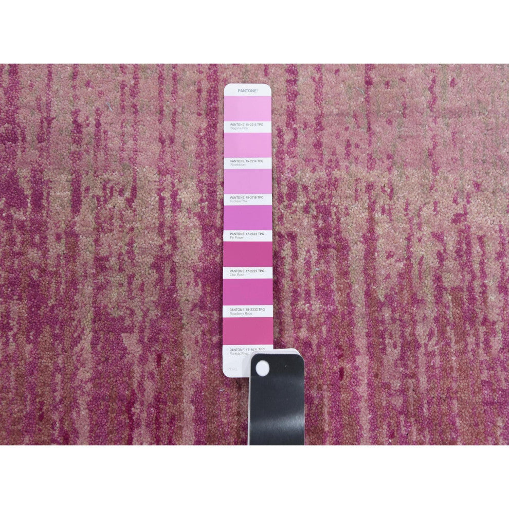 Natural Wool Pink Vertical Ombre Design Hand Knotted Oriental Rug, 4'1" x 6'2"