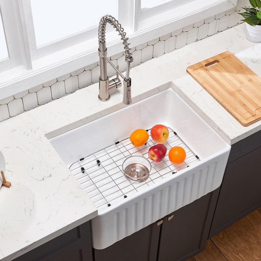 33" L X 18" W Farmhouse Kitchen Sink With Grid and Strainer