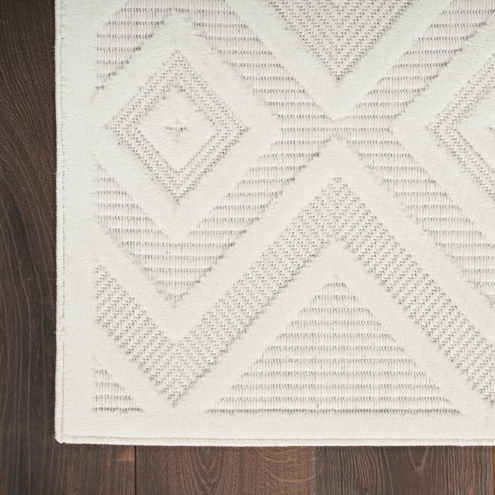 Nourison Versatile 2' x 4' Ivory/White Modern Area Rug