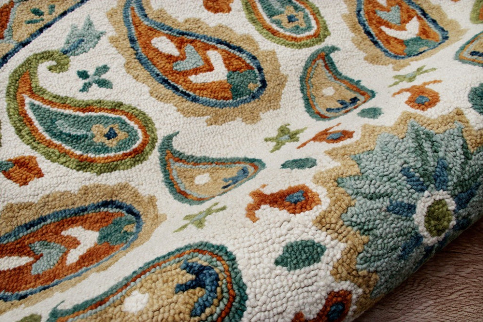 5" Round Orange and White Paisley Area Rug