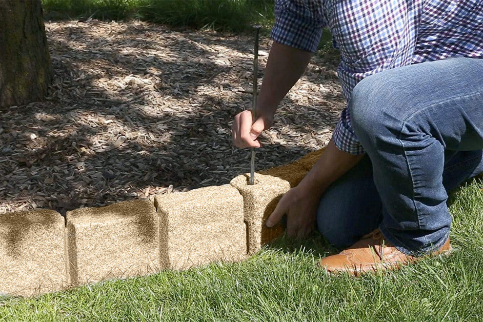 Garden Elements True Form Plastic Sandstone Flex-Wall Landscape Edging, 4 Foot S