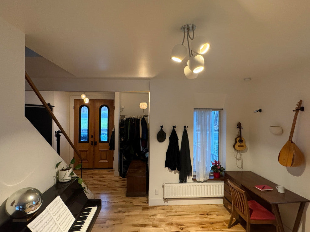 LED Bouquet: Ceiling Light with Four Ceramic Shades, White