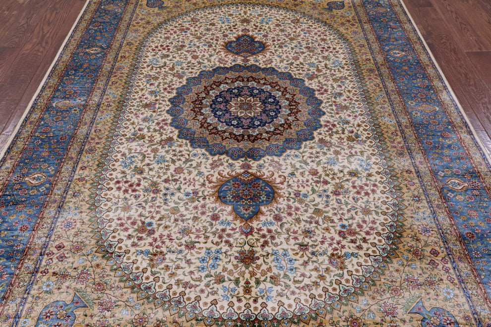 High End Persian 100% Silk Hand Knotted Rug 6' 0" X 9' 0'' Q4817
