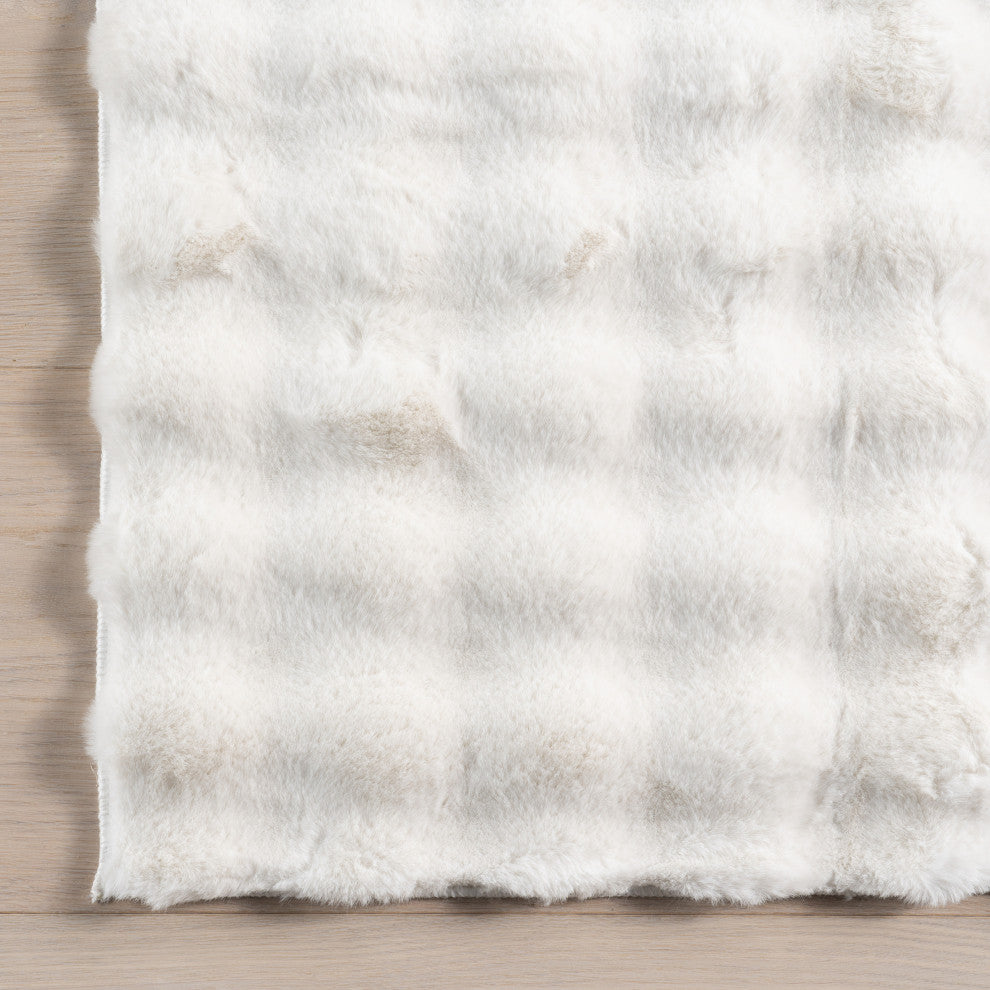 Nuloom Jeni Solid Faux Rabbit Machine Washable Area Rug, Off White 2'6"x8'