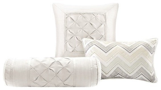 Madison Park Laurel 7 Piece Tufted Comforter Set in White