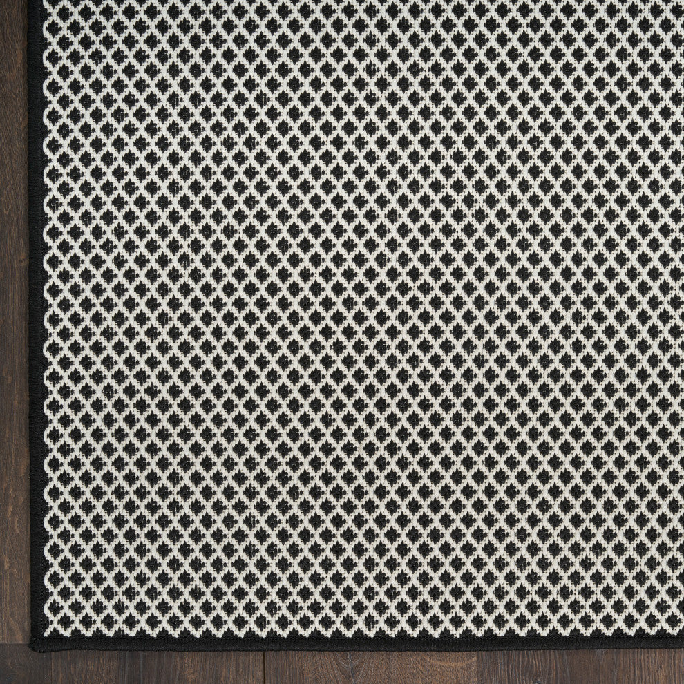Nourison Courtyard 6' x 9' Black White Modern Rug