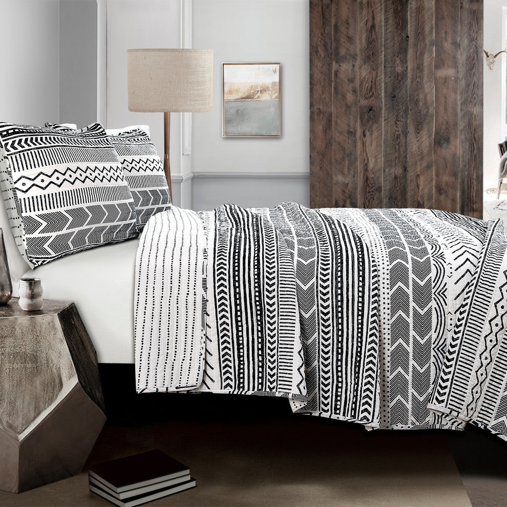 Hygge Geo 3-Piece Quilt Set, Black, King