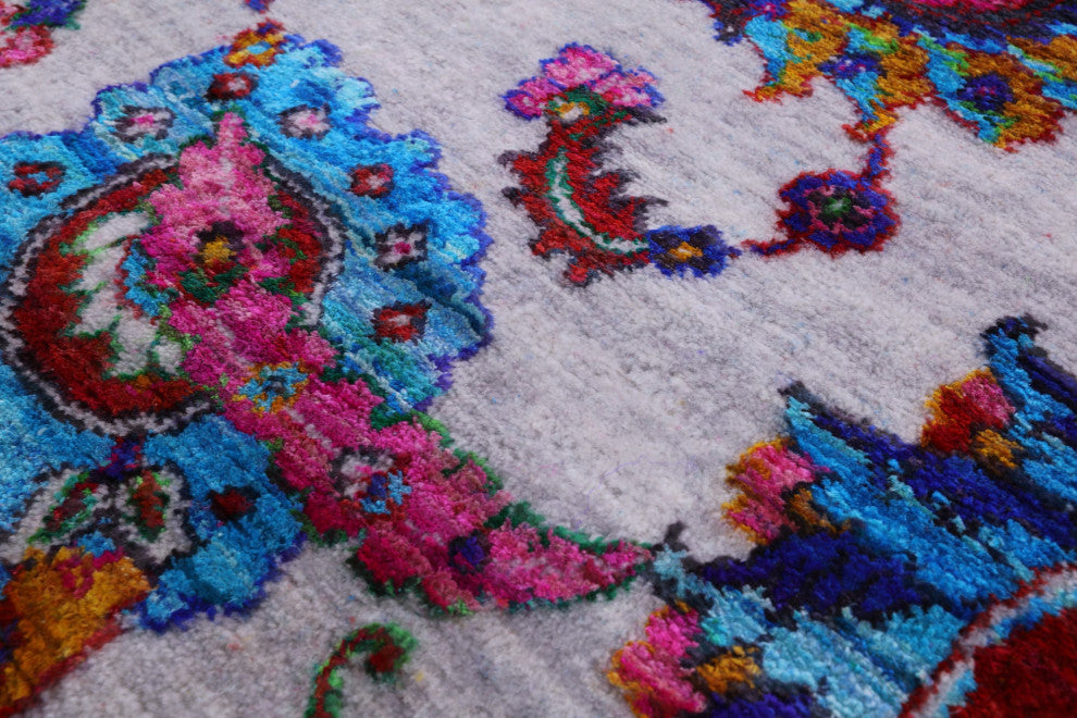 8' 1" X 10' 2" Handmade Wool & Silk Persian Rug - Q15576