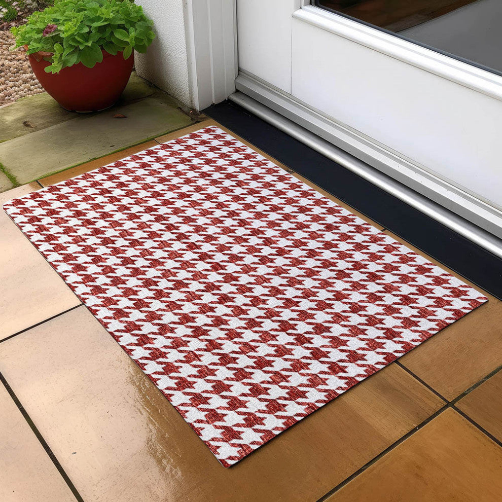 Indoor/Outdoor Hinton HN1 Red Machine Washable 1'8" x 2'6" Rug