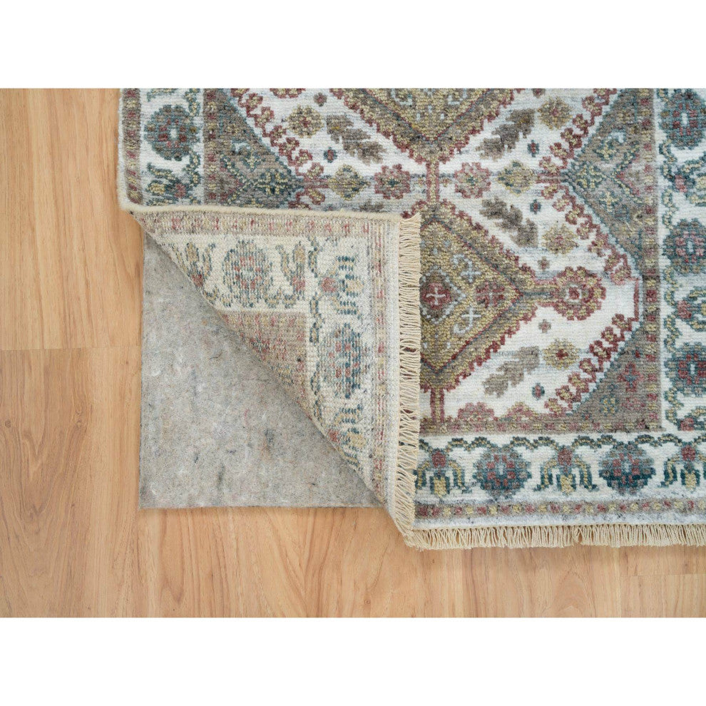 Ivory Wool Shiraz Rosettes Border Runner Hand Knotted Oriental Rug, 2'7"x9'9"