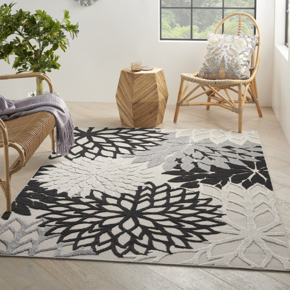 6 x 9 Black Gray White Indoor Outdoor Area Rug