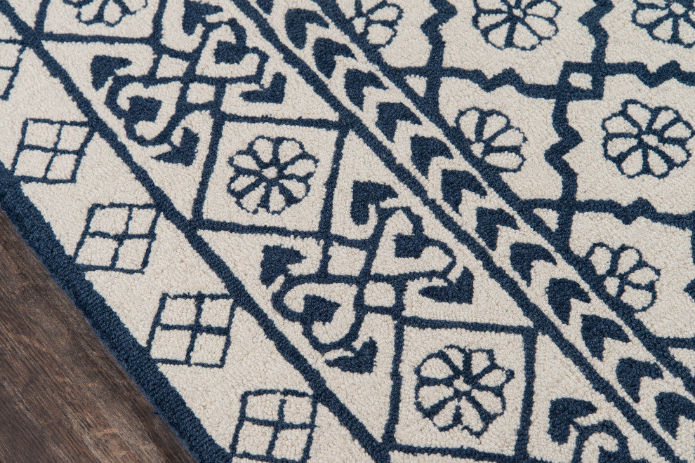 Newport Rug, 2'x3'
