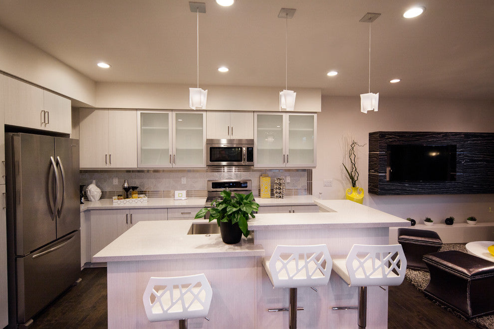 Levis LED Mini Pendant, Frosted Polymer