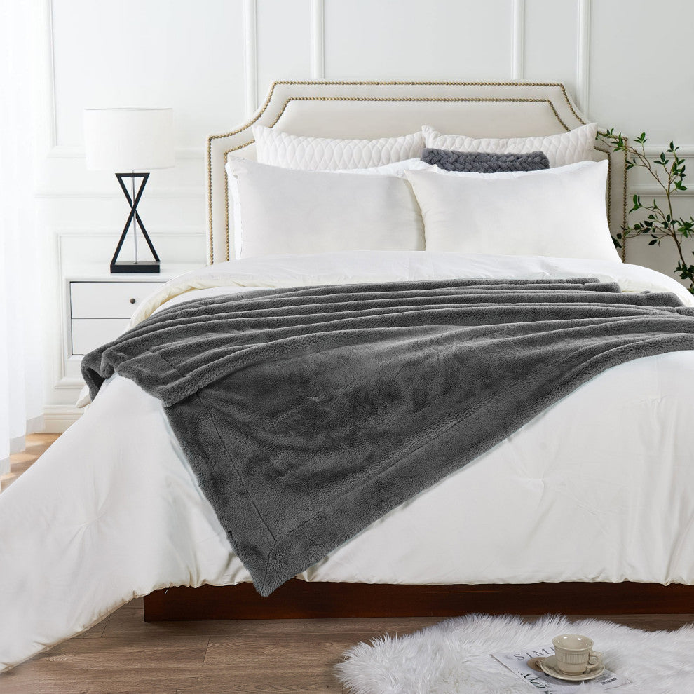 Fox Faux Fur Throw Blanket, Cloudburst, 50''x60''