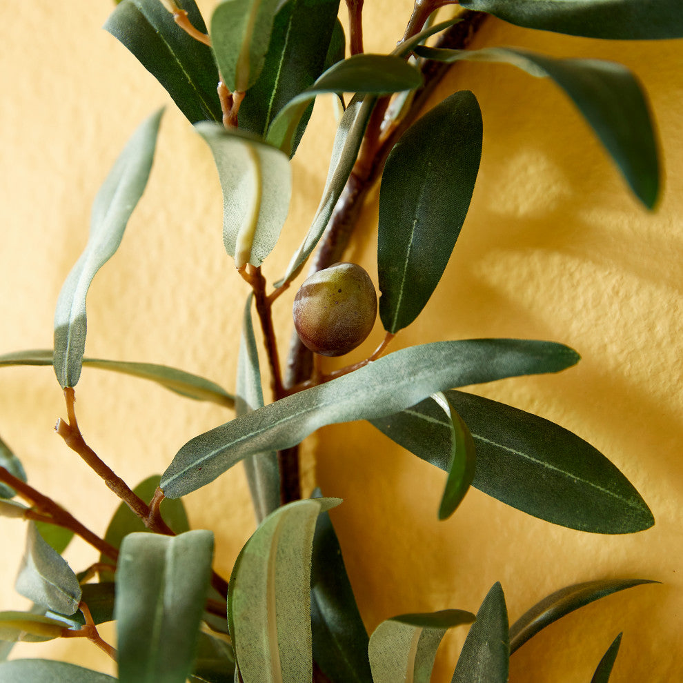Olive Wreath With Olives 16"
