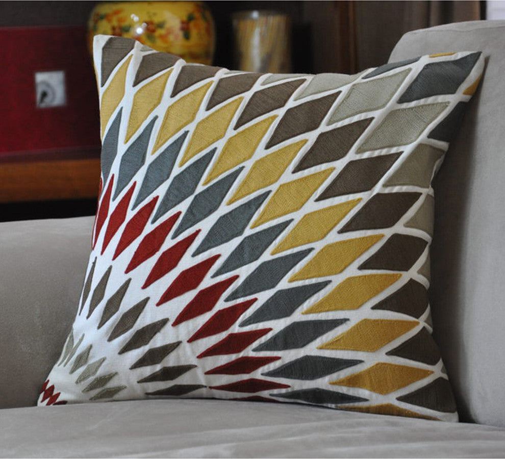 Raia Pillow