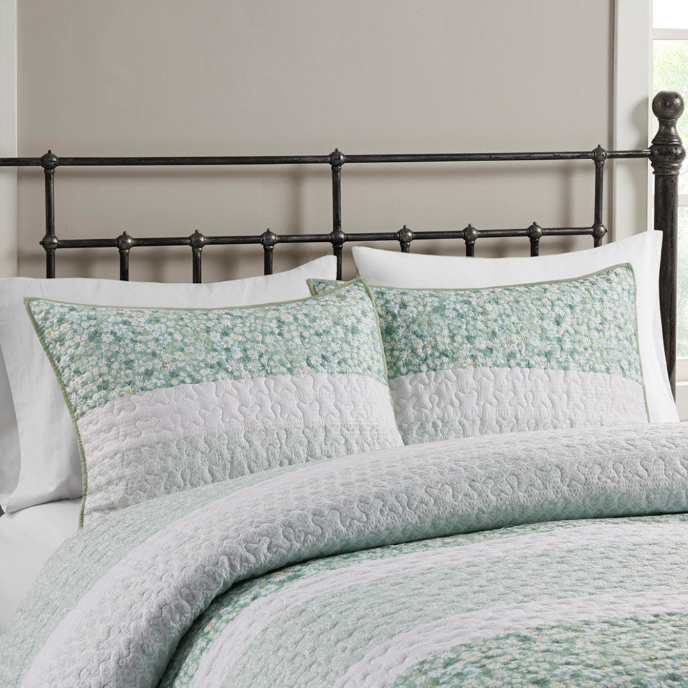 Madison Park Caralie 4 Piece Seersucker Quilt Set With Throw Pillow