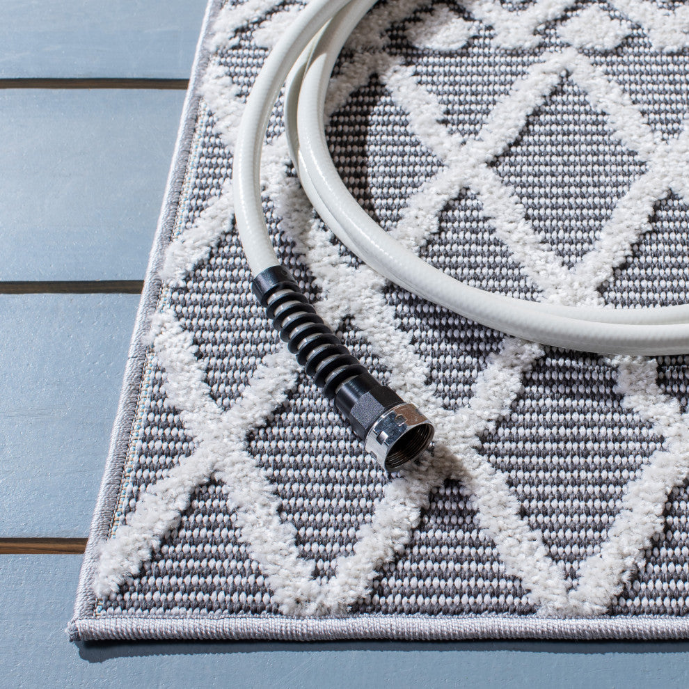 Safavieh Cabana Collection CBN652 Indoor-Outdoor Rug