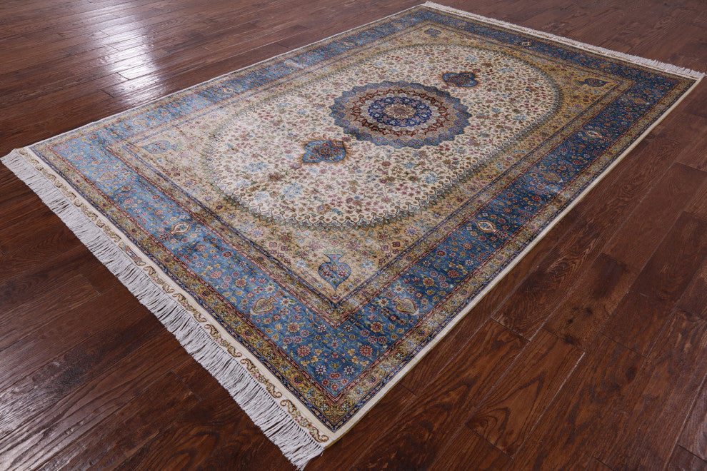 High End Persian 100% Silk Hand Knotted Rug 6' 0" X 9' 0'' Q4817