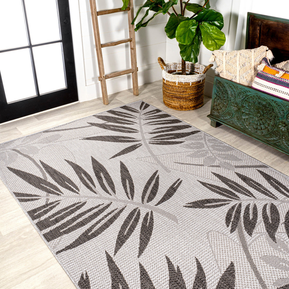 Havana Tropical Palm Leaf Indoor/Outdoor Area Rug, Gray/Black, 5 X 8