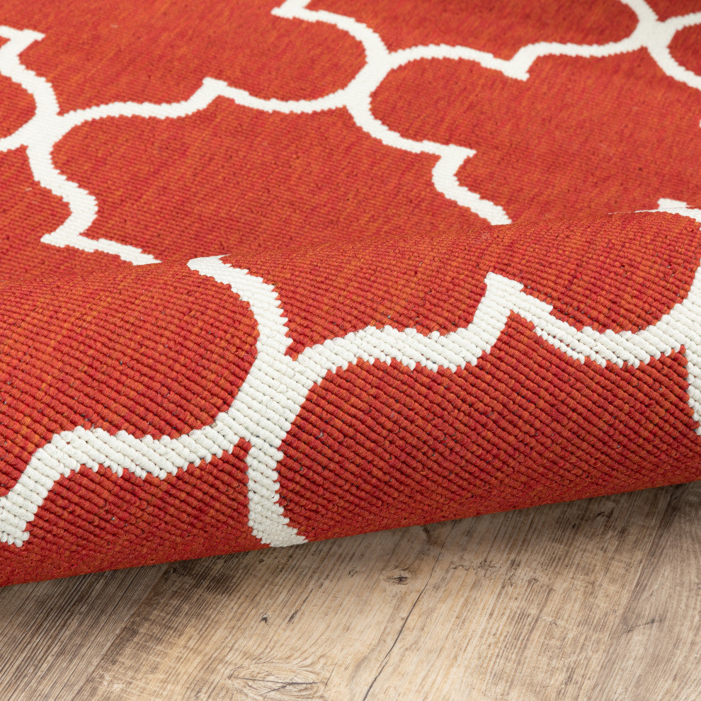 Madelina Lattice Red and Ivory Indoor or Outdoor Area Rug, 7'10" Round