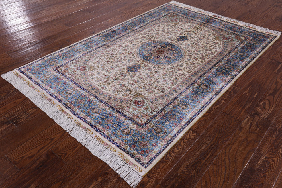 High End Persian 100% Silk Hand Knotted Rug 4' 0" X 6' 0'' Q4836