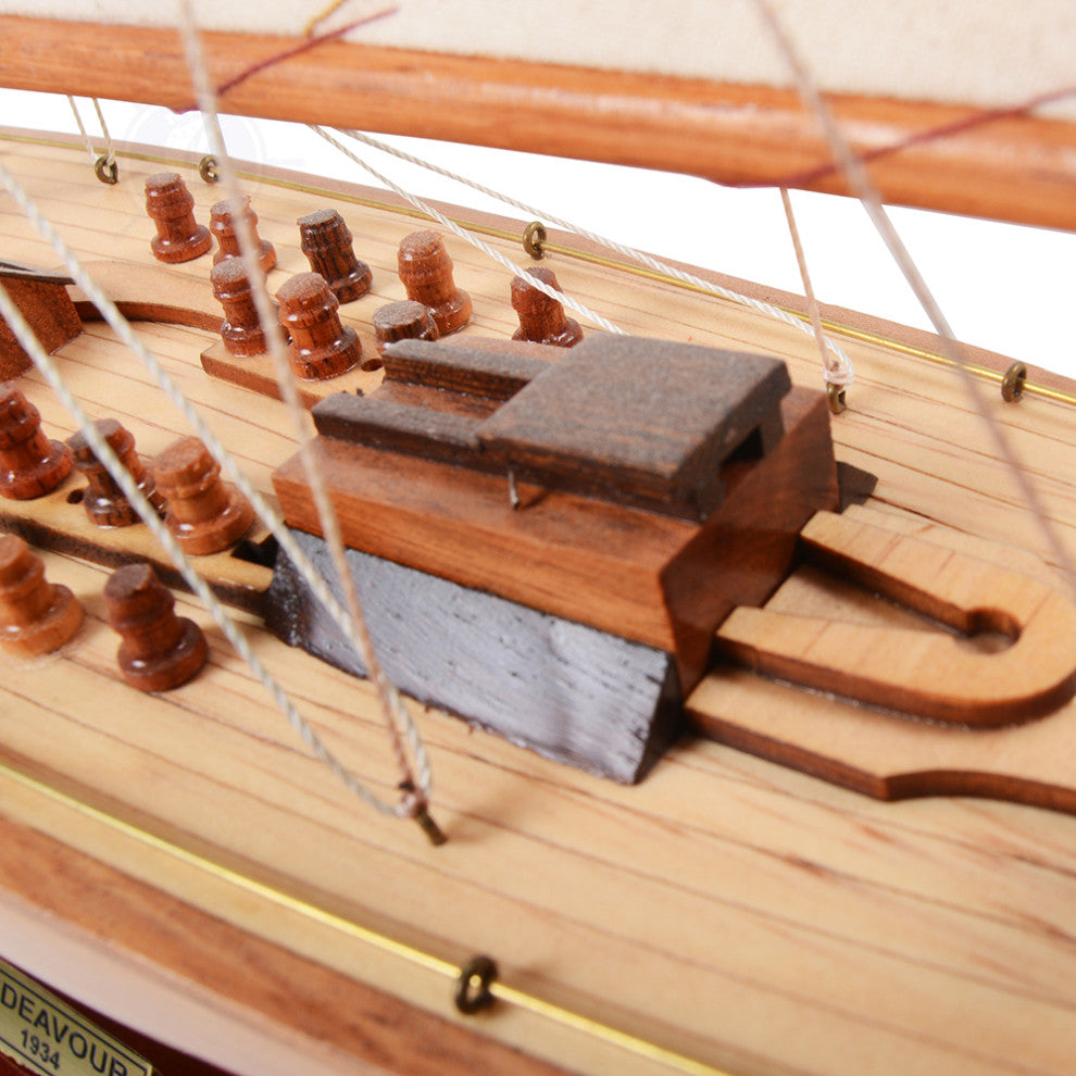 Endeavour Sm Wooden model sailing boat