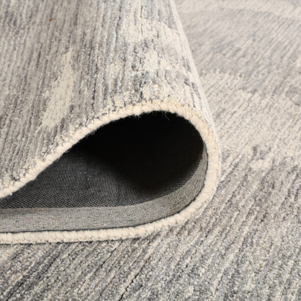 Mexico Abstract Ivory Gray Hand-Hooked Area Rug 5' x 7'6"