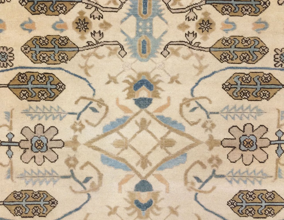 Peshawar Blake Ivory Hand-Knotted Rug, 7'10x9'10